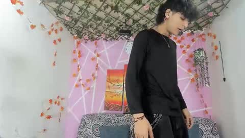 Snapshot of alexandluke1 chatting on 12-16-25, 02:00 chicos hot online show from 12-16-25, 02:00