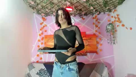 Snapshot of alexandluke1 chatting on 02-21-26, 03:18 chicos hot online show from 02-21-26, 03:18
