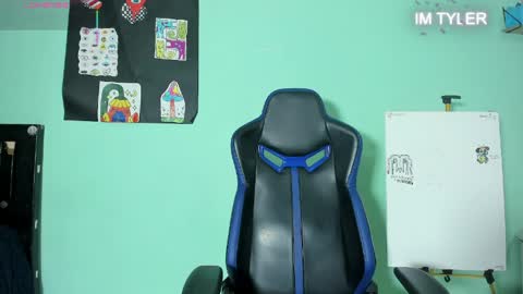 Snapshot of alexandluke1 chatting on 04-12-26, 04:17 chicos hot online show from 04-12-26, 04:17