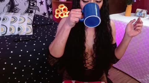 Snapshot of alexandra_jonas chatting on 05-12-26, 02:52 alexandra_jonas online show from 05-12-26, 02:52