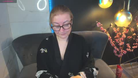 Snapshot of alexandra_kind chatting on 12-22-24, 01:55 Alexandra online show from 12-22-24, 01:55