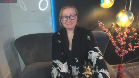 Snapshot of alexandra_kind chatting on 12-22-24, 11:09 Alexandra online show from 12-22-24, 11:09