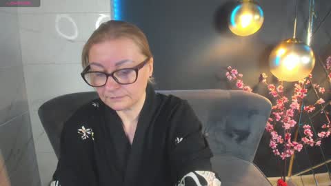 Snapshot of alexandra_kind chatting on 12-24-24, 04:51 Alexandra online show from 12-24-24, 04:51