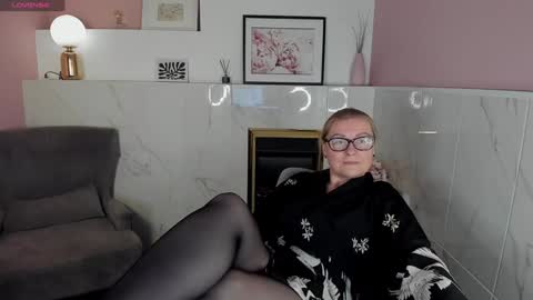 Snapshot of alexandra_kind chatting on 12-26-24, 08:00 Alexandra online show from 12-26-24, 08:00