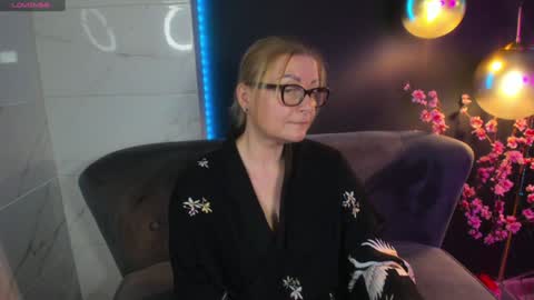 Snapshot of alexandra_kind chatting on 12-30-24, 04:51 Alexandra online show from 12-30-24, 04:51