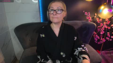 Snapshot of alexandra_kind chatting on 12-30-24, 07:53 Alexandra online show from 12-30-24, 07:53