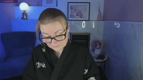 Snapshot of alexandra_kind chatting on 01-03-25, 04:37 Alexandra online show from 01-03-25, 04:37