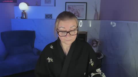 Snapshot of alexandra_kind chatting on 01-03-25, 07:39 Alexandra online show from 01-03-25, 07:39