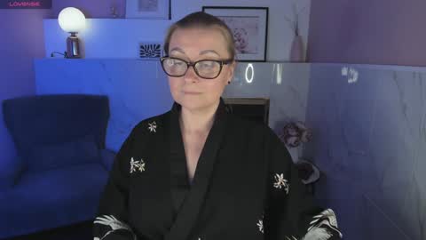 Snapshot of alexandra_kind chatting on 01-03-25, 10:40 Alexandra online show from 01-03-25, 10:40