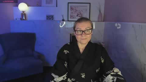 Snapshot of alexandra_kind chatting on 01-04-25, 04:55 Alexandra online show from 01-04-25, 04:55