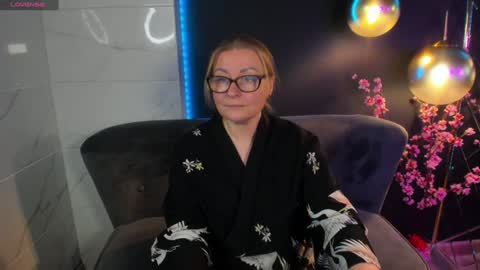 Snapshot of alexandra_kind chatting on 01-05-25, 11:12 Alexandra online show from 01-05-25, 11:12