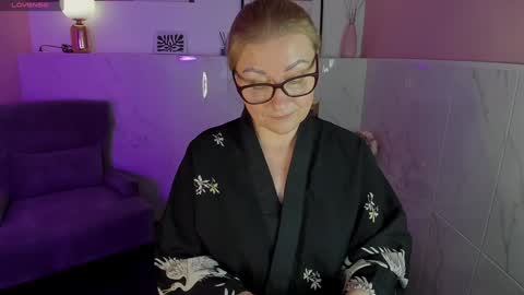 Snapshot of alexandra_kind chatting on 01-17-25, 11:18 Alexandra online show from 01-17-25, 11:18