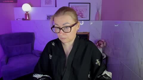 Snapshot of alexandra_kind chatting on 01-19-25, 01:22 Alexandra online show from 01-19-25, 01:22