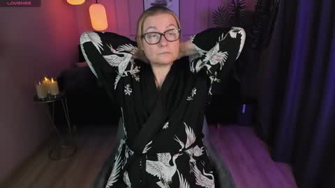 Snapshot of alexandra_kind chatting on 01-21-25, 03:48 Alexandra online show from 01-21-25, 03:48