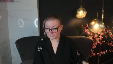 Snapshot of alexandra_kind chatting on 01-25-25, 01:52 Alexandra online show from 01-25-25, 01:52