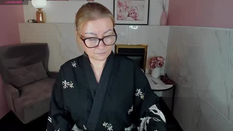 Snapshot of alexandra_kind chatting on 01-30-25, 08:42 Alexandra online show from 01-30-25, 08:42