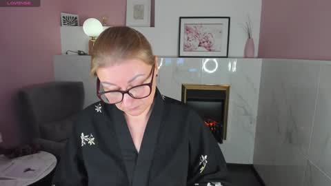 Snapshot of alexandra_kind chatting on 02-01-25, 05:05 Alexandra online show from 02-01-25, 05:05