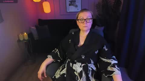 Snapshot of alexandra_kind chatting on 02-16-25, 03:04 Alexandra online show from 02-16-25, 03:04