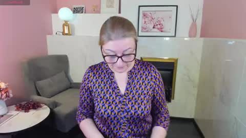 Snapshot of alexandra_kind chatting on 02-27-25, 03:14 Alexandra online show from 02-27-25, 03:14