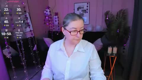 Snapshot of alexandra_kind chatting on 02-15-26, 08:49 Alexandra online show from 02-15-26, 08:49