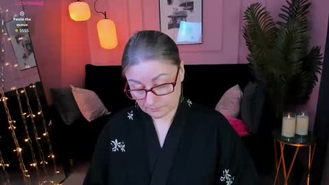 Snapshot of alexandra_kind chatting on 02-25-26, 08:40 Alexandra online show from 02-25-26, 08:40