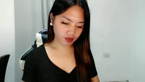 Snapshot of alexandralovely_9 chatting on 10-17-25, 10:29 Andrea online show from 10-17-25, 10:29
