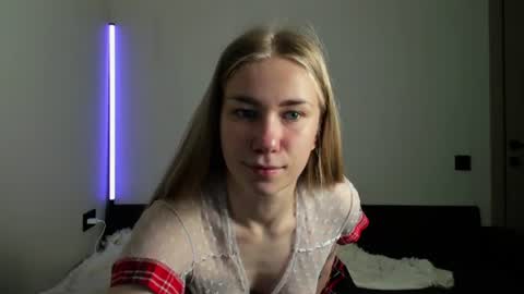 Snapshot of alexarti chatting on 06-19-26, 05:23 Alex online show from 06-19-26, 05:23