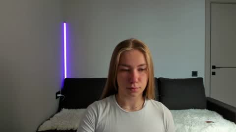 Snapshot of alexarti chatting on 07-10-26, 05:01 Alex online show from 07-10-26, 05:01