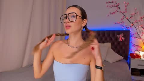 Snapshot of alexawilds chatting on 10-26-25, 06:30 AlexaWilds online show from 10-26-25, 06:30