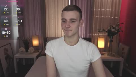 Snapshot of alexcolee chatting on 02-10-26, 02:10 alexcolee online show from 02-10-26, 02:10