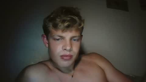 Snapshot of alexcoxx21 chatting on 07-28-26, 08:01 alexcoxx21 online show from 07-28-26, 08:01