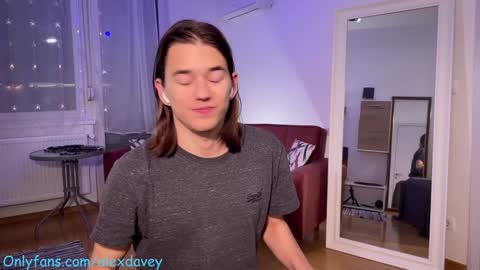 Snapshot of alexdavey chatting on 12-26-24, 06:01           online show from 12-26-24, 06:01