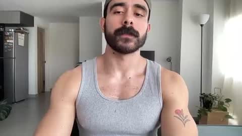 Snapshot of alexdimartino chatting on 06-18-26, 07:07 Alex Dimartino online show from 06-18-26, 07:07