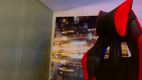 Snapshot of alexgiraldo__ chatting on 05-21-26, 01:18 alexgiraldo__ online show from 05-21-26, 01:18