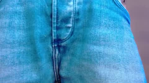 Snapshot of alexgiraldo__ chatting on 05-30-26, 10:18 alexgiraldo__ online show from 05-30-26, 10:18