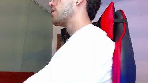 Snapshot of alexgiraldo__ chatting on 06-03-26, 02:33 alexgiraldo__ online show from 06-03-26, 02:33