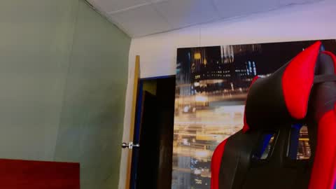Snapshot of alexgiraldo__ chatting on 06-13-26, 02:09 alexgiraldo__ online show from 06-13-26, 02:09