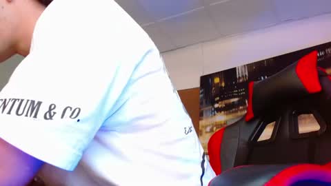 Snapshot of alexgiraldo__ chatting on 06-23-26, 01:36 alexgiraldo__ online show from 06-23-26, 01:36