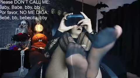 Snapshot of alexhoe_ chatting on 07-16-26, 06:25 Alex online show from 07-16-26, 06:25