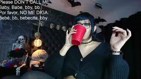 Snapshot of alexhoe_ chatting on 07-19-26, 06:44 Alex online show from 07-19-26, 06:44
