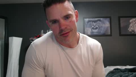 Snapshot of alexiarain chatting on 05-25-26, 01:00 Alex online show from 05-25-26, 01:00