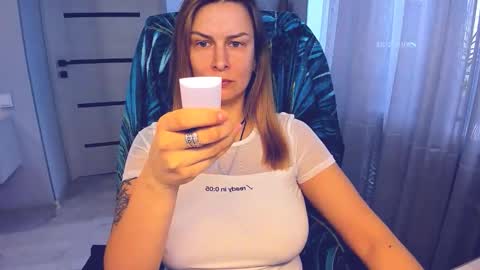 Alexia online show from 02-25-26, 12:04