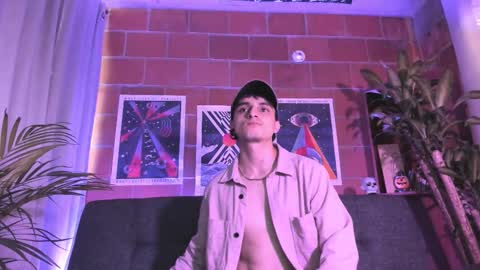 Snapshot of alexijacobs chatting on 10-01-25, 08:59 Alexi Jacobs online show from 10-01-25, 08:59