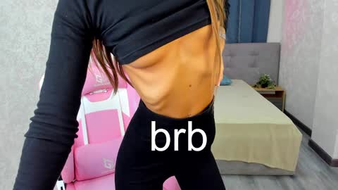 Snapshot of alexisl0ve chatting on 03-06-25, 08:05 Alexis Mon Tue Wed Thu Fri 7 GMT 0100am-0700am online show from 03-06-25, 08:05