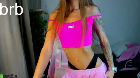 Snapshot of alexisl0ve chatting on 09-24-25, 08:45 Alexis Mon Tue Wed Thu Fri 7 GMT 0100am-0700am online show from 09-24-25, 08:45