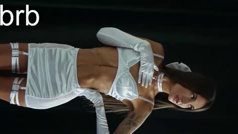 Snapshot of alexisl0ve chatting on 10-15-25, 08:09 Alexis Mon Tue Wed Thu Fri 7 GMT 0100am-0700am online show from 10-15-25, 08:09