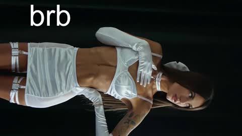 Snapshot of alexisl0ve chatting on 10-21-25, 08:20 Alexis Mon Tue Wed Thu Fri 7 GMT 0100am-0700am online show from 10-21-25, 08:20