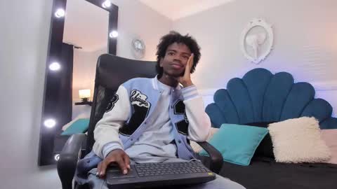 Alex Jaccob online show from 10-28-25, 01:03