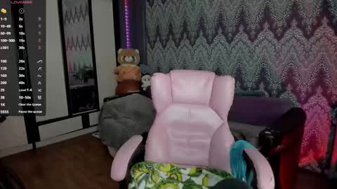 Snapshot of alexracc00n chatting on 12-06-24, 02:57 Alex online show from 12-06-24, 02:57