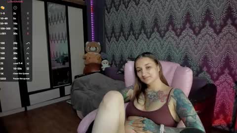 Snapshot of alexracc00n chatting on 12-06-24, 06:04 Alex online show from 12-06-24, 06:04